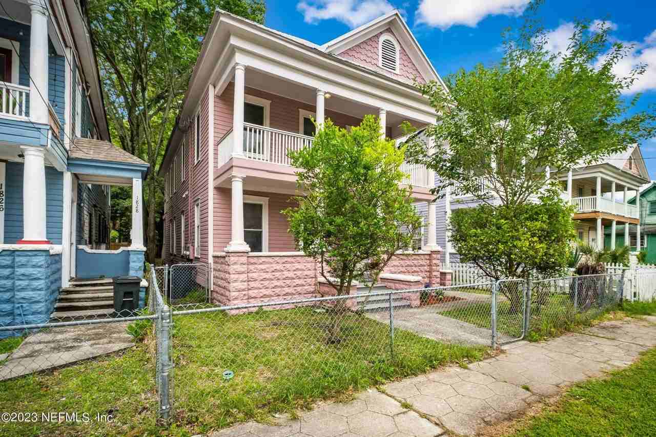 1832 Walnut St - Photo 4 of 29