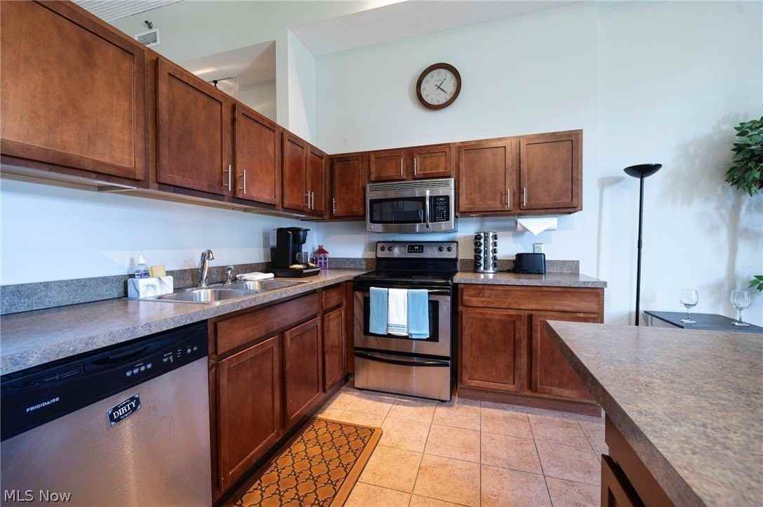 408 W Saint Clair Ave #607 - Photo 6 of 16