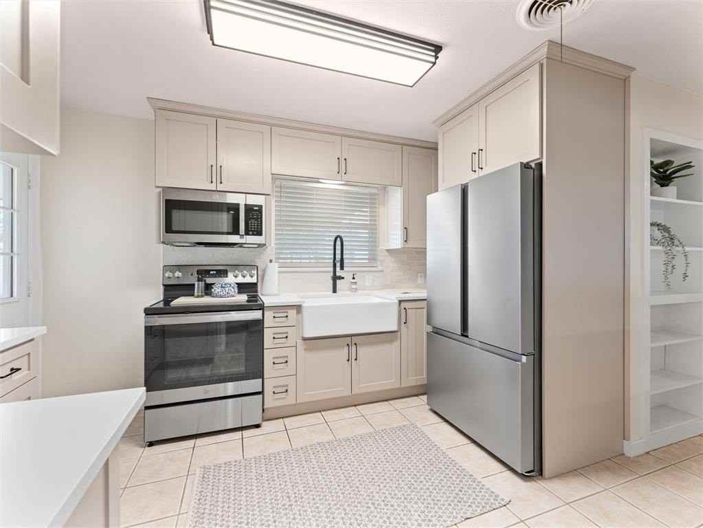 510 Overlook Dr - Photo 6 of 17