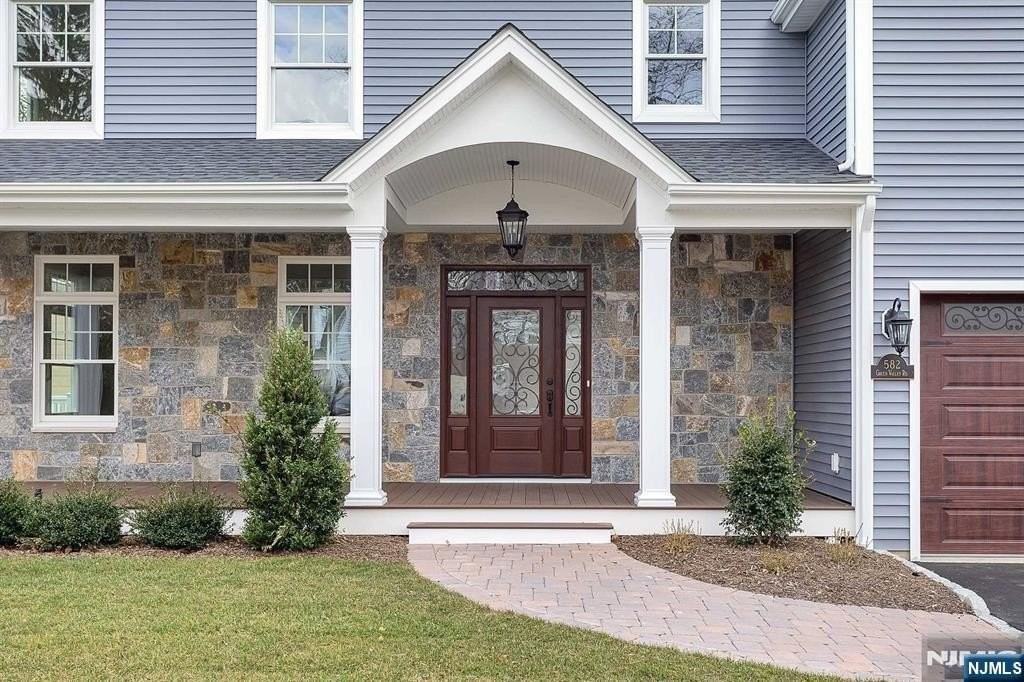 582 Green Valley Rd - Photo 2 of 25
