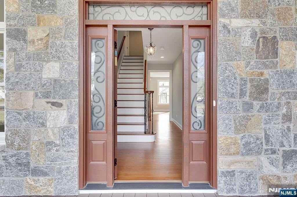 582 Green Valley Rd - Photo 3 of 25