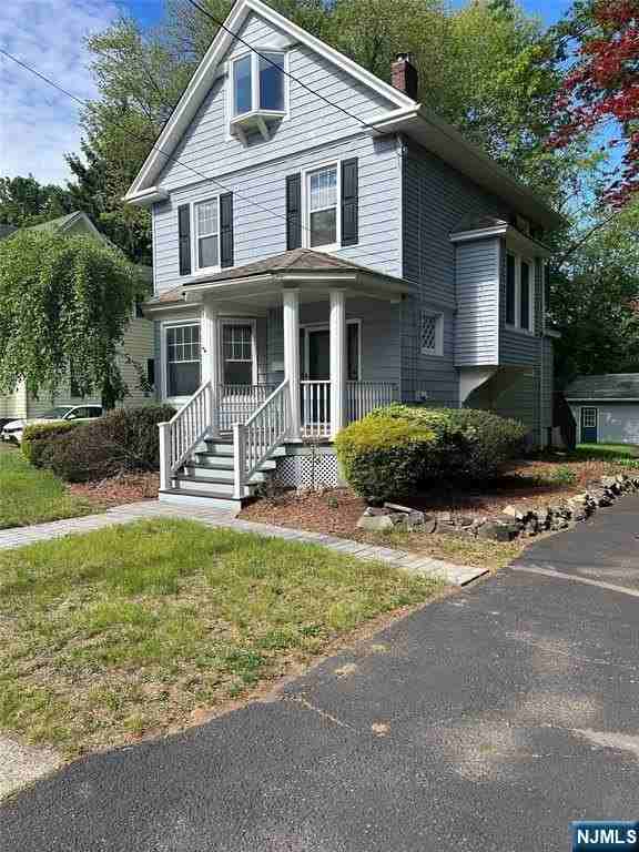 126 Grant Ave - Photo 3 of 35