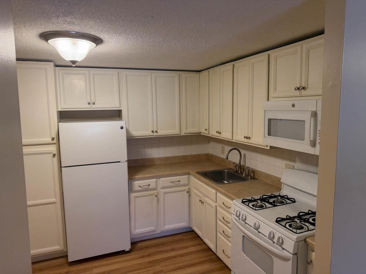 1 Lancelot Ct #2 - Photo 2 of 10