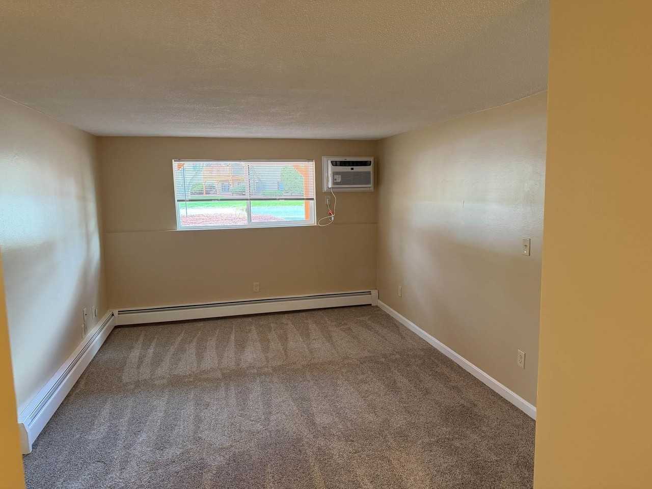1 Lancelot Ct #2 - Photo 3 of 10