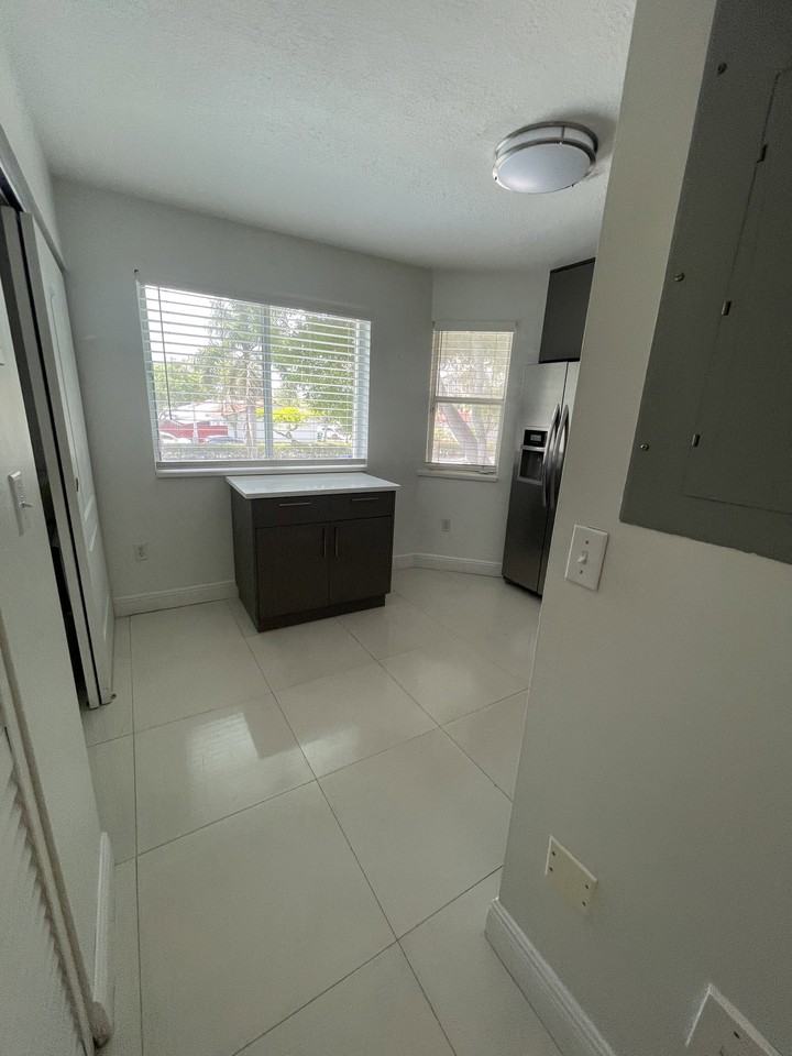 Nw 173rd Dr #712 - Photo 5 of 7