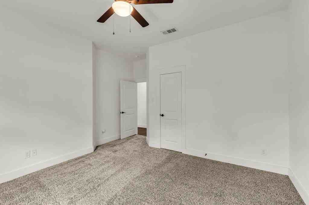 2315 W Bond St - Photo 6 of 31