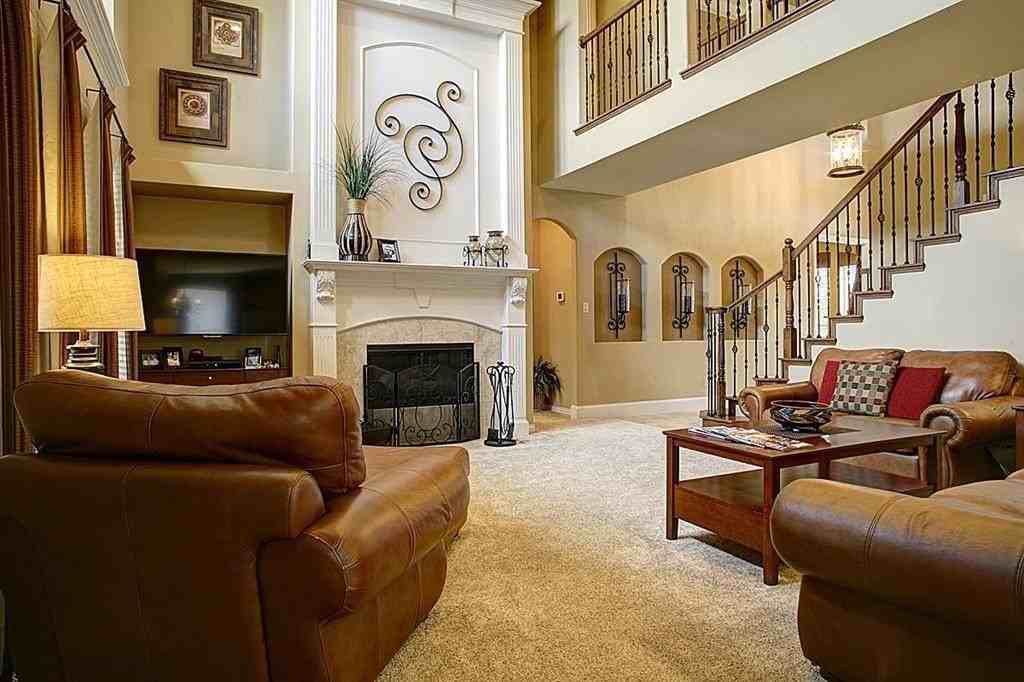 10317 Tambra Dr - Photo 5 of 30