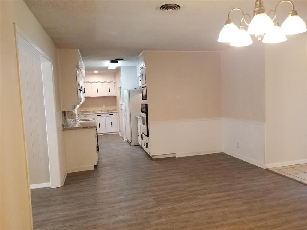 3625 Venice Dr - Photo 5 of 24