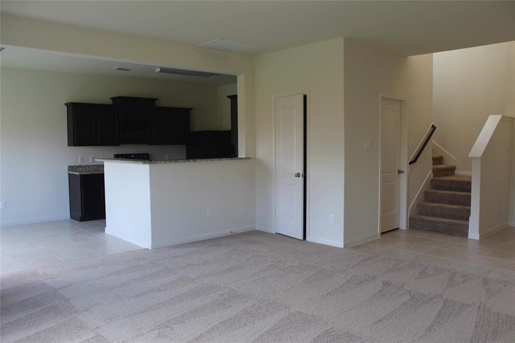 156 Aaron St - Photo 5 of 19