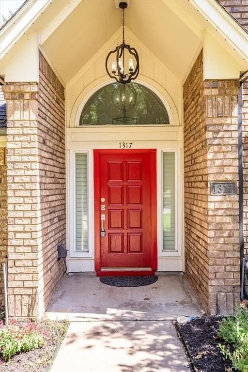 1317 Royal Palm Ln - Photo 5 of 36