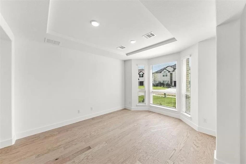 5501 Pooley Ln - Photo 5 of 19
