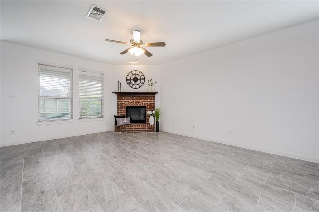 1728 Heron Way - Photo 3 of 34