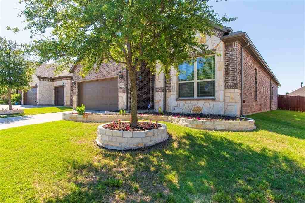 638 Brook Dr - Photo 3 of 38