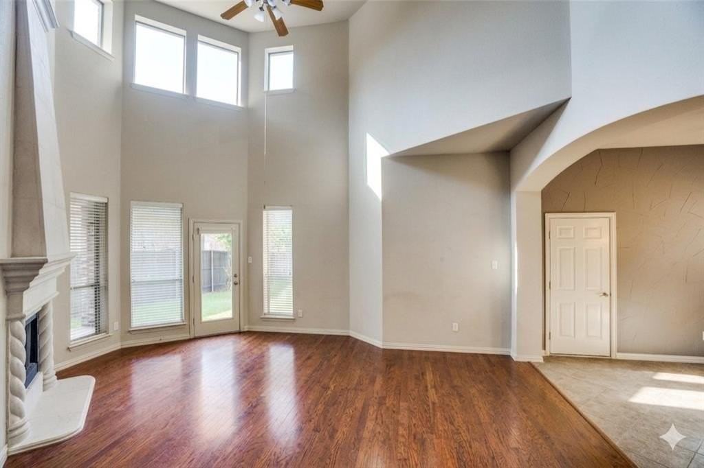 1905 Marshall Dr - Photo 4 of 23