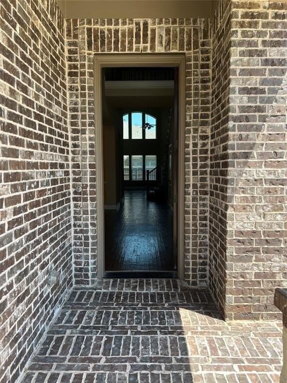 2473 Kingsgate Dr - Photo 3 of 31