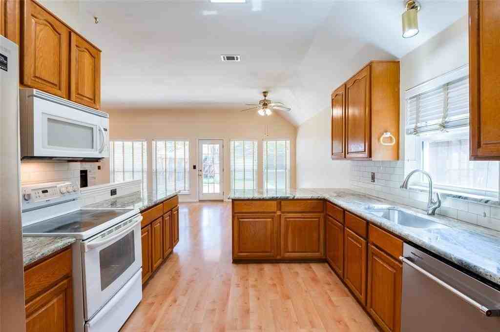5919 Willow Wood Ln - Photo 3 of 20