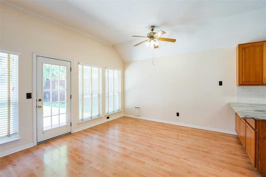 5919 Willow Wood Ln - Photo 4 of 20