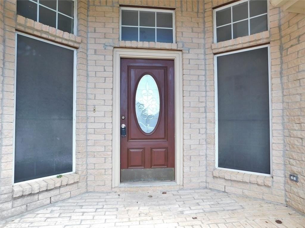 2409 Westview Trl - Photo 2 of 26