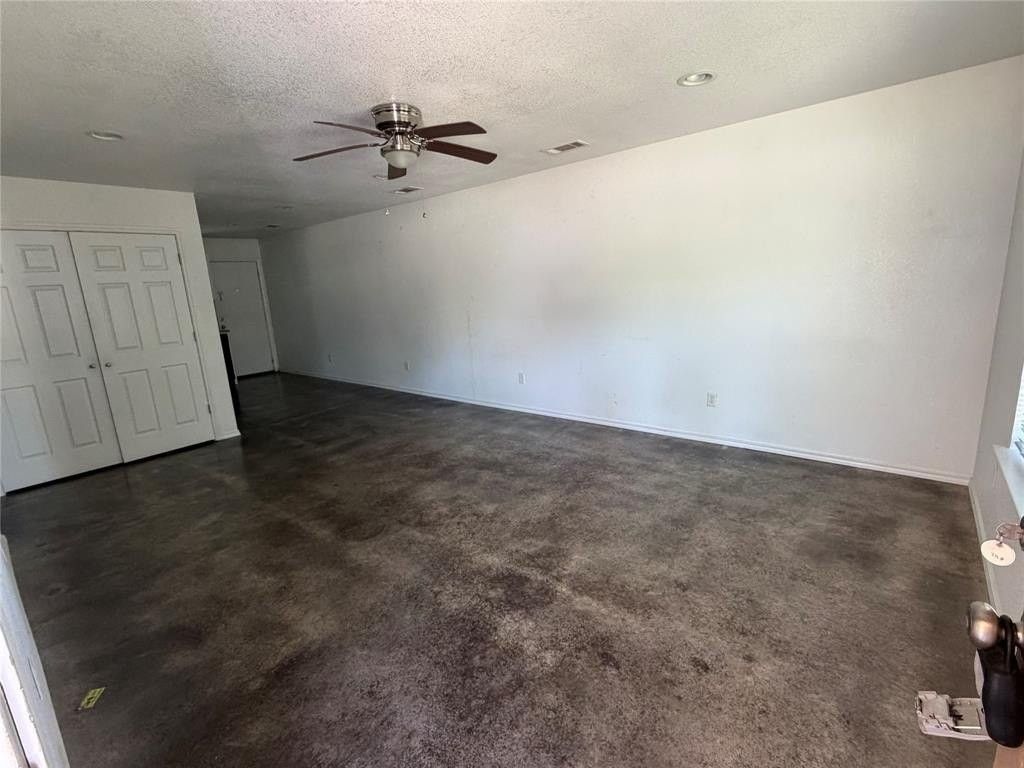 712 Seven Oaks Rd #712 - Photo 2 of 14