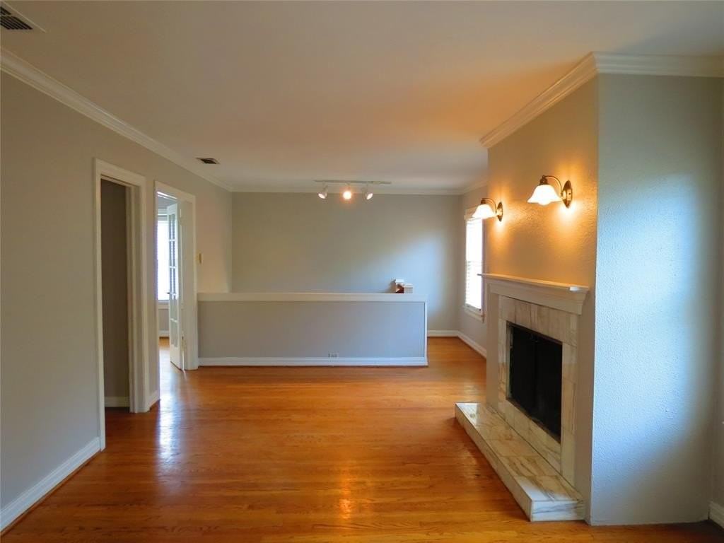 5944 Morningside Ave - Photo 4 of 14