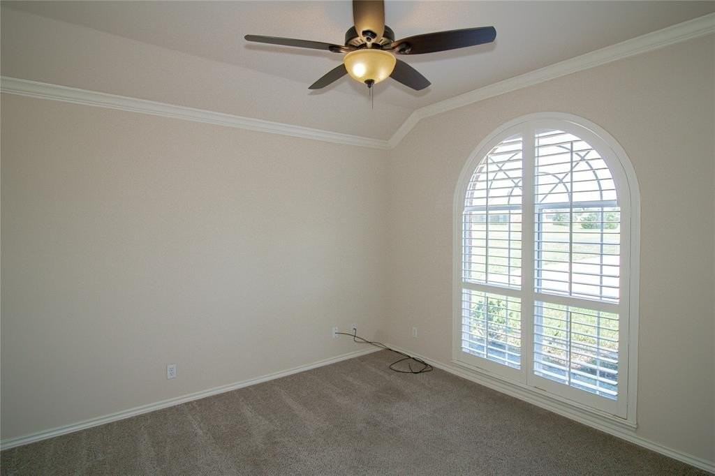 1200 Bloom St - Photo 5 of 33