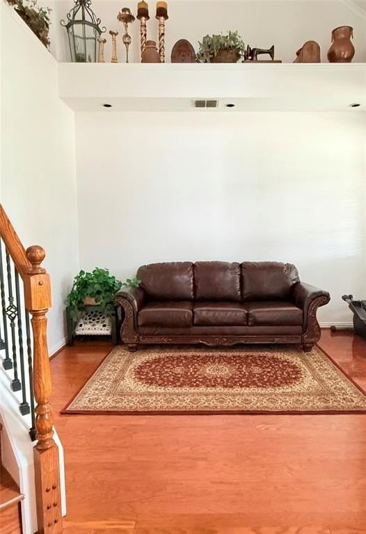 525 Abbey Ct - Photo 3 of 27