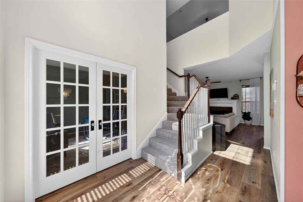 1011 Aylesbury Dr - Photo 5 of 32