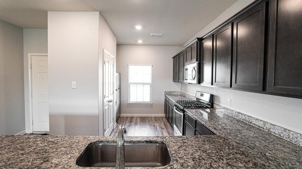 3012 Villegas Way - Photo 4 of 33