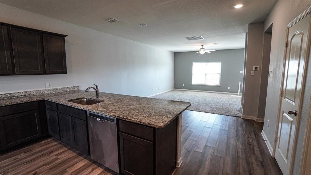 3012 Villegas Way - Photo 5 of 33