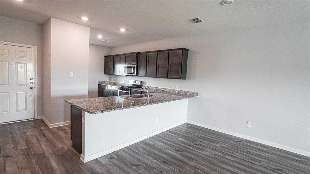 3012 Villegas Way - Photo 7 of 33