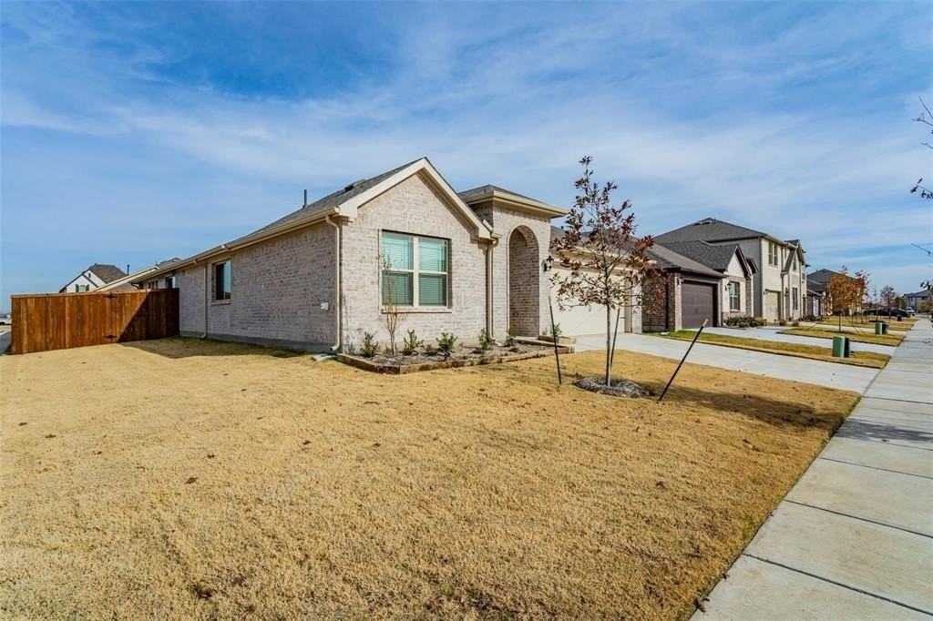 1203 Mill Pl - Photo 2 of 20