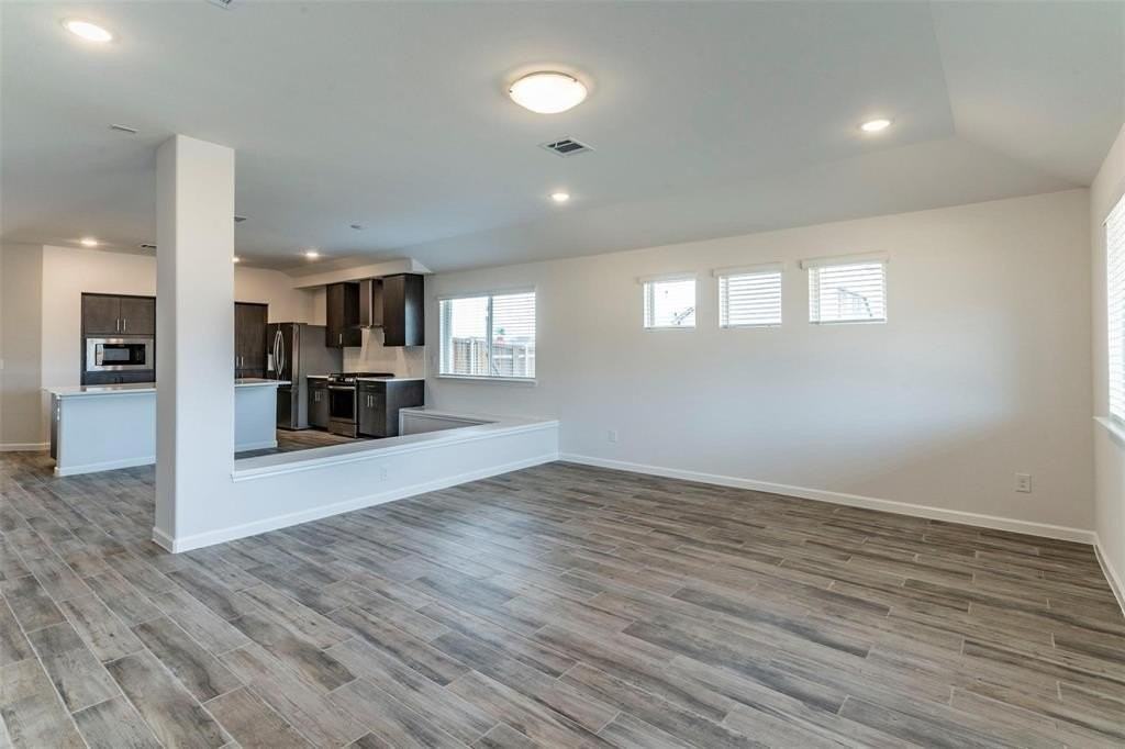 1203 Mill Pl - Photo 3 of 20