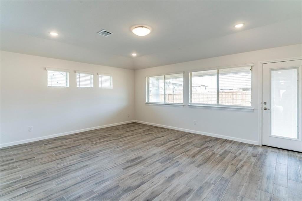 1203 Mill Pl - Photo 4 of 20