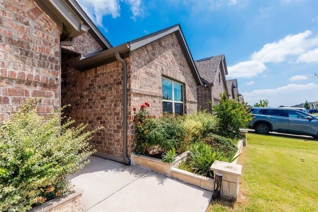 5909 Pensby Dr - Photo 5 of 37