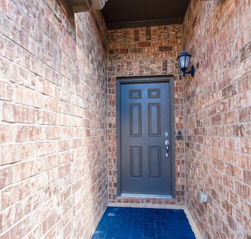 5909 Pensby Dr - Photo 6 of 37