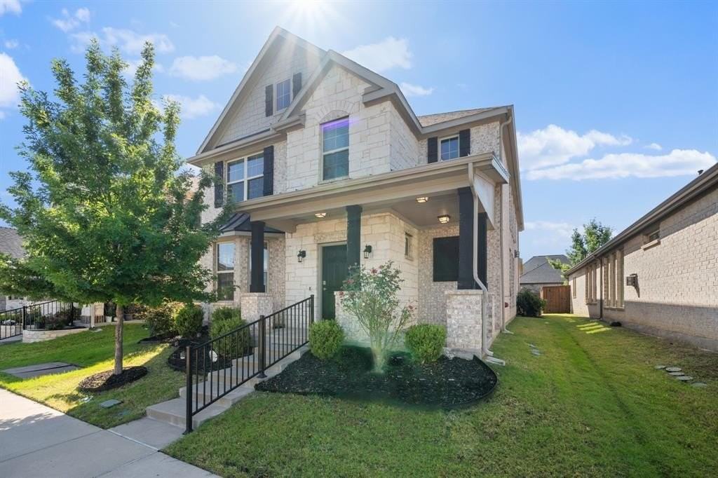 2093 Almassera Dr - Photo 3 of 37