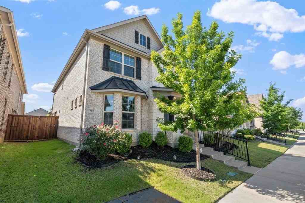 2093 Almassera Dr - Photo 4 of 37