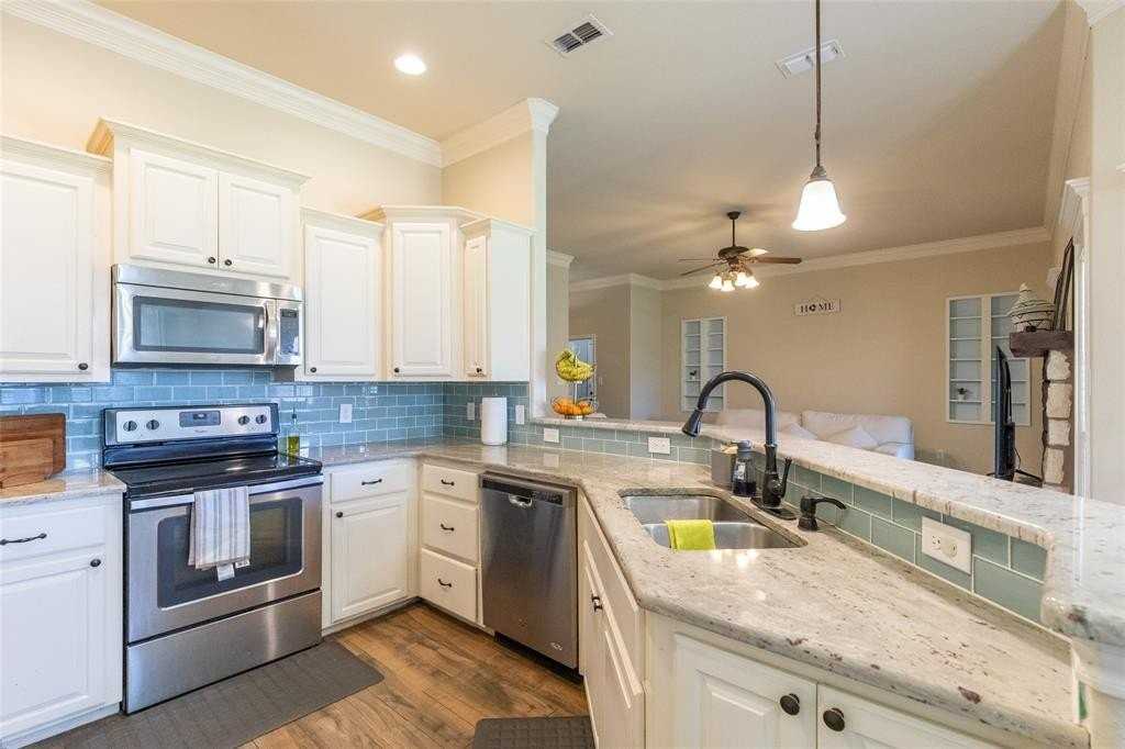 349 Whiterock Dr - Photo 4 of 34