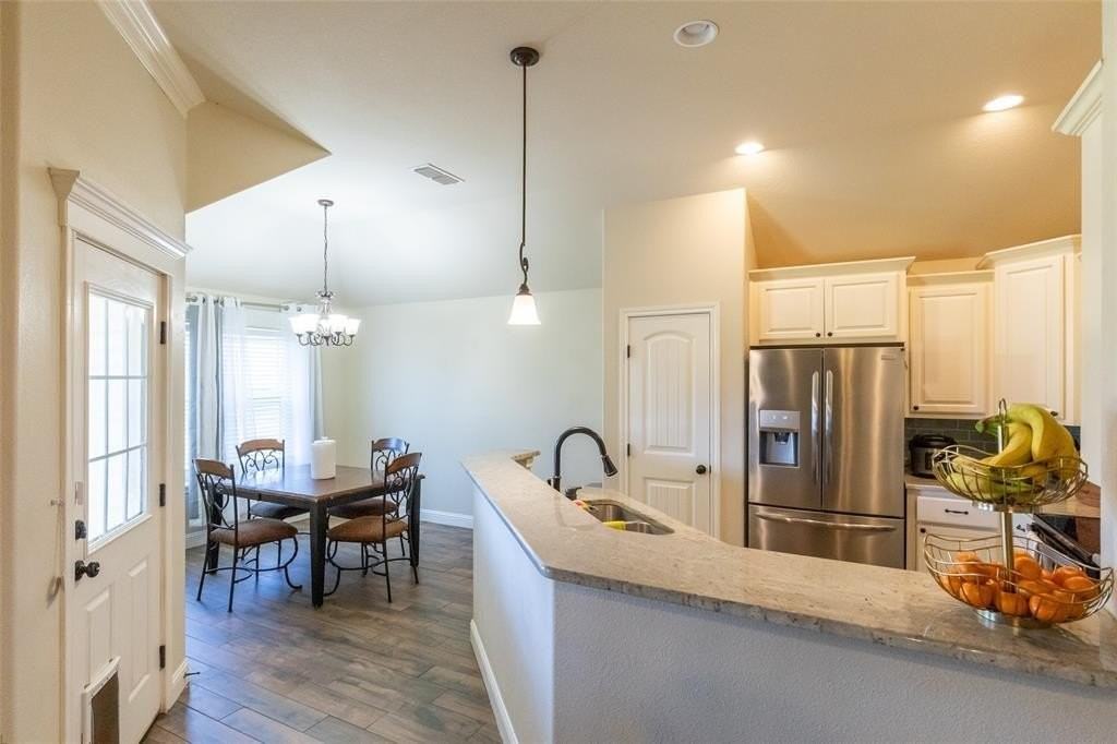 349 Whiterock Dr - Photo 7 of 34
