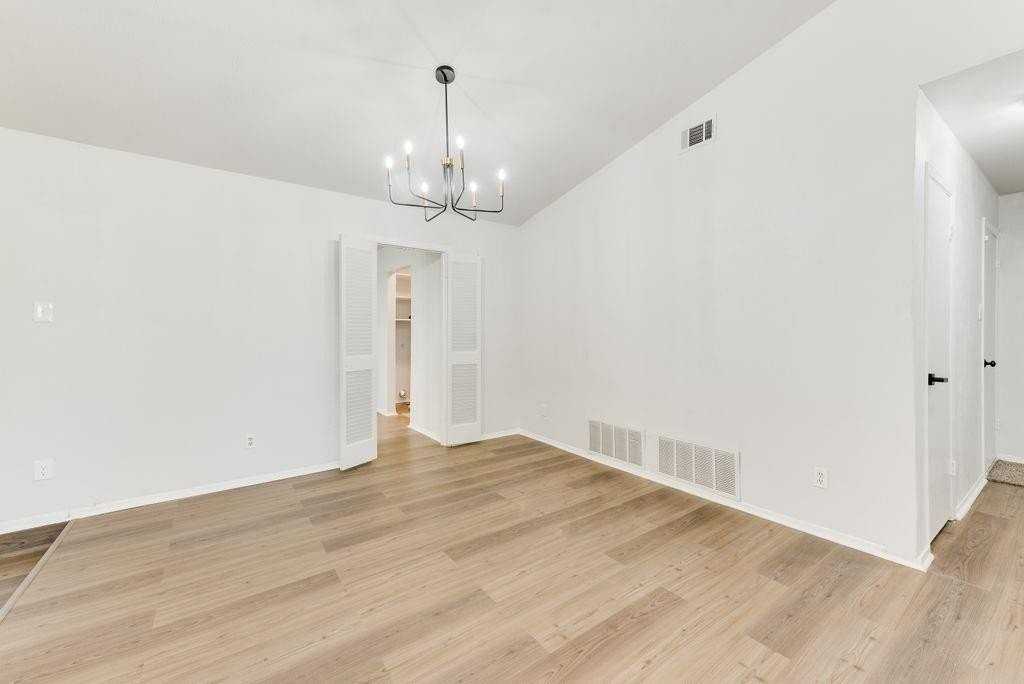 1656 Glenhill Ln - Photo 5 of 20