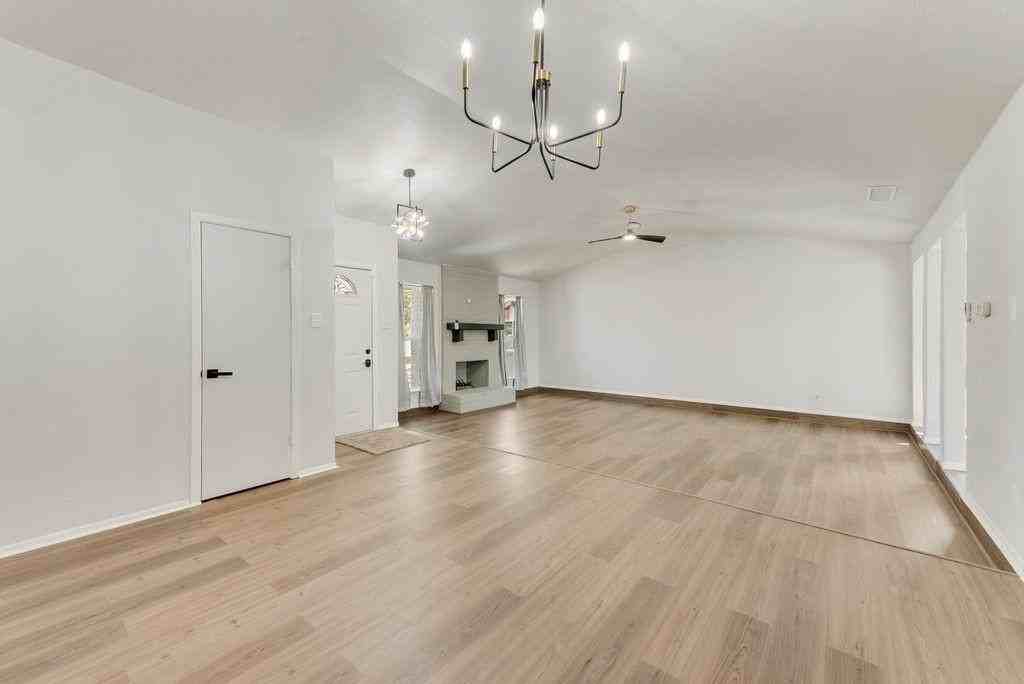 1656 Glenhill Ln - Photo 6 of 20