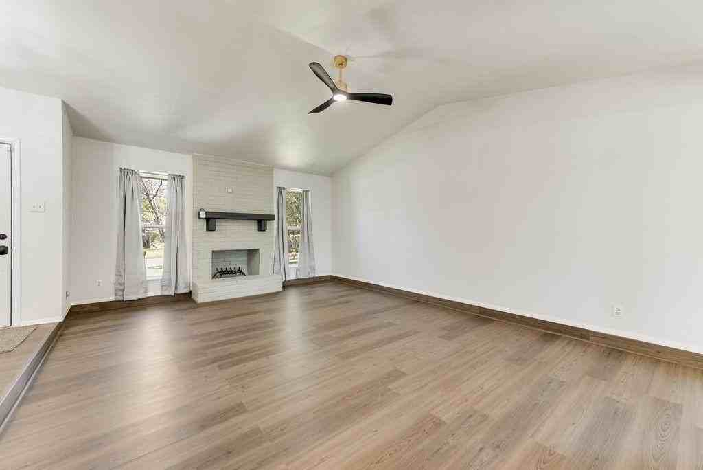 1656 Glenhill Ln - Photo 7 of 20