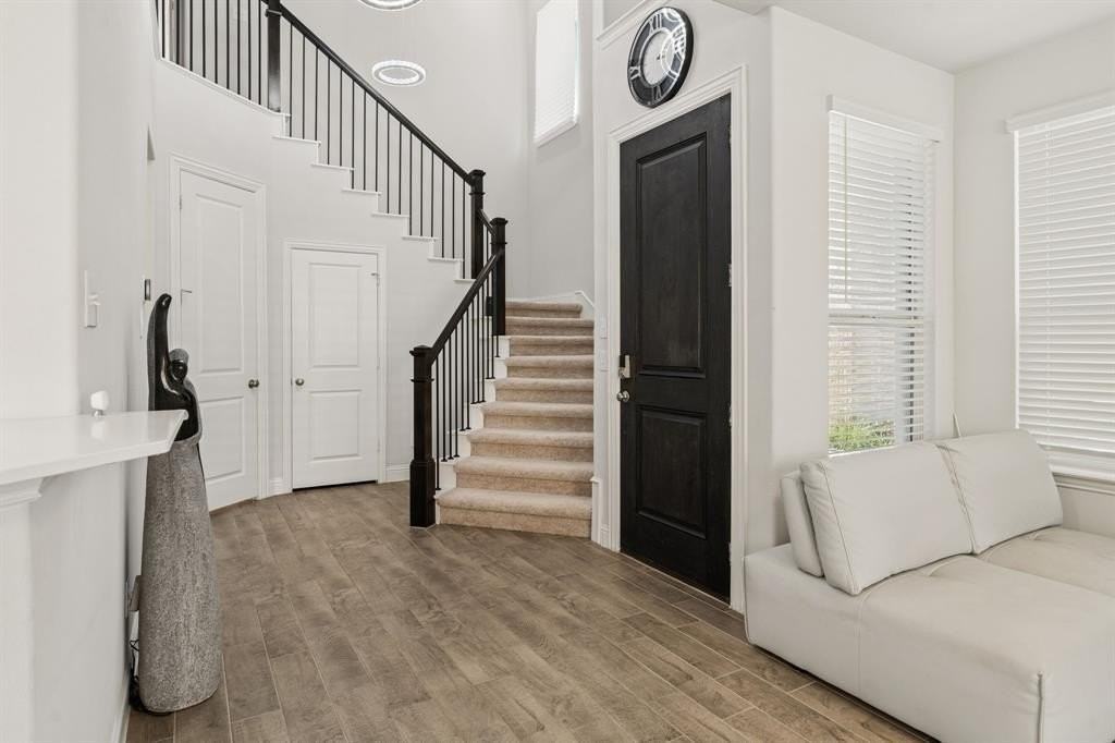 201 Tortugas Dr - Photo 4 of 29