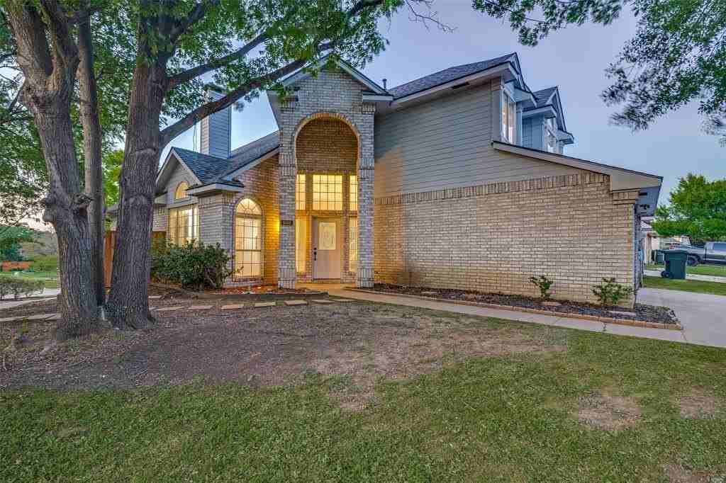 1333 Maywood Ct - Photo 2 of 26