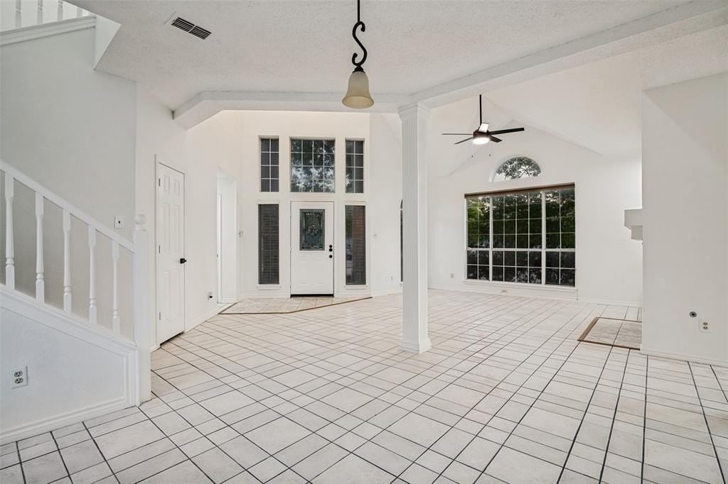 1333 Maywood Ct - Photo 5 of 26