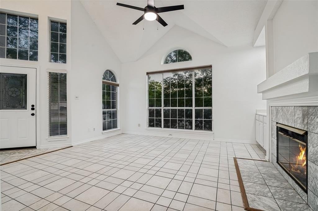 1333 Maywood Ct - Photo 6 of 26