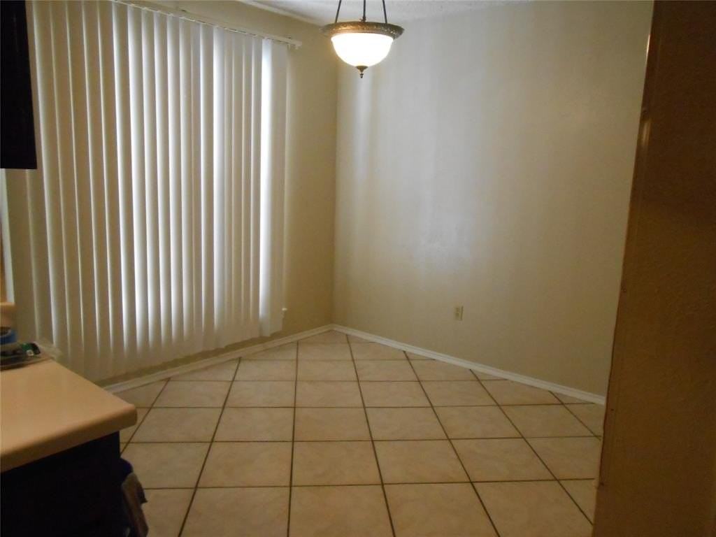 1920 Crooked Ln - Photo 5 of 15