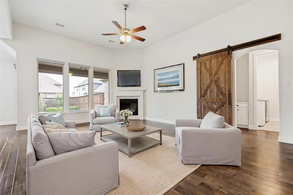 14542 Bandera Ave - Photo 3 of 29