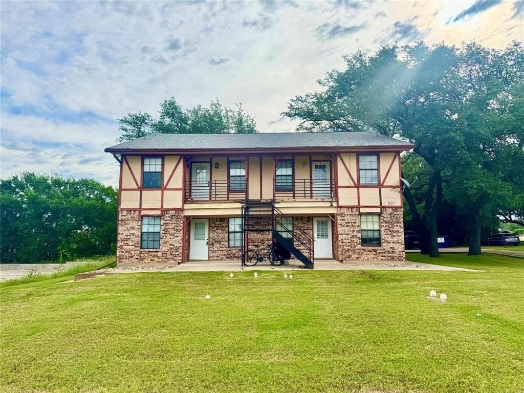 301 Shady Grove Dr #A - Photo 2 of 19