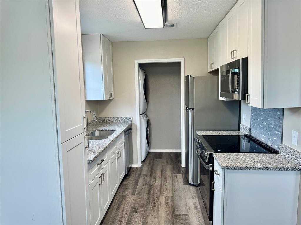 301 Shady Grove Dr #A - Photo 7 of 19